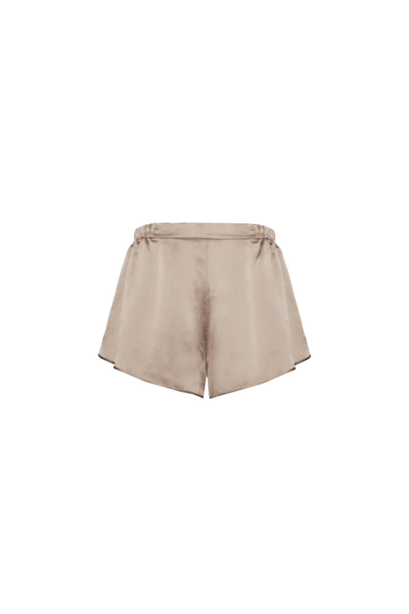 Yari shorts in gold sand organic silk – elegant, sustainable and Made in Italy womenswear by HERTH.