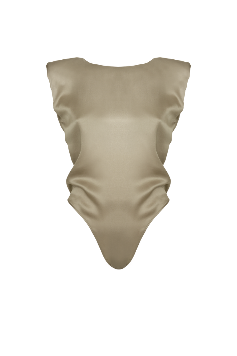 Front view of HERTH Amy bodysuit in Gold Sand — structured shoulders and fluid silhouette in certified organic silk. Sustainable womenswear by HERTH.