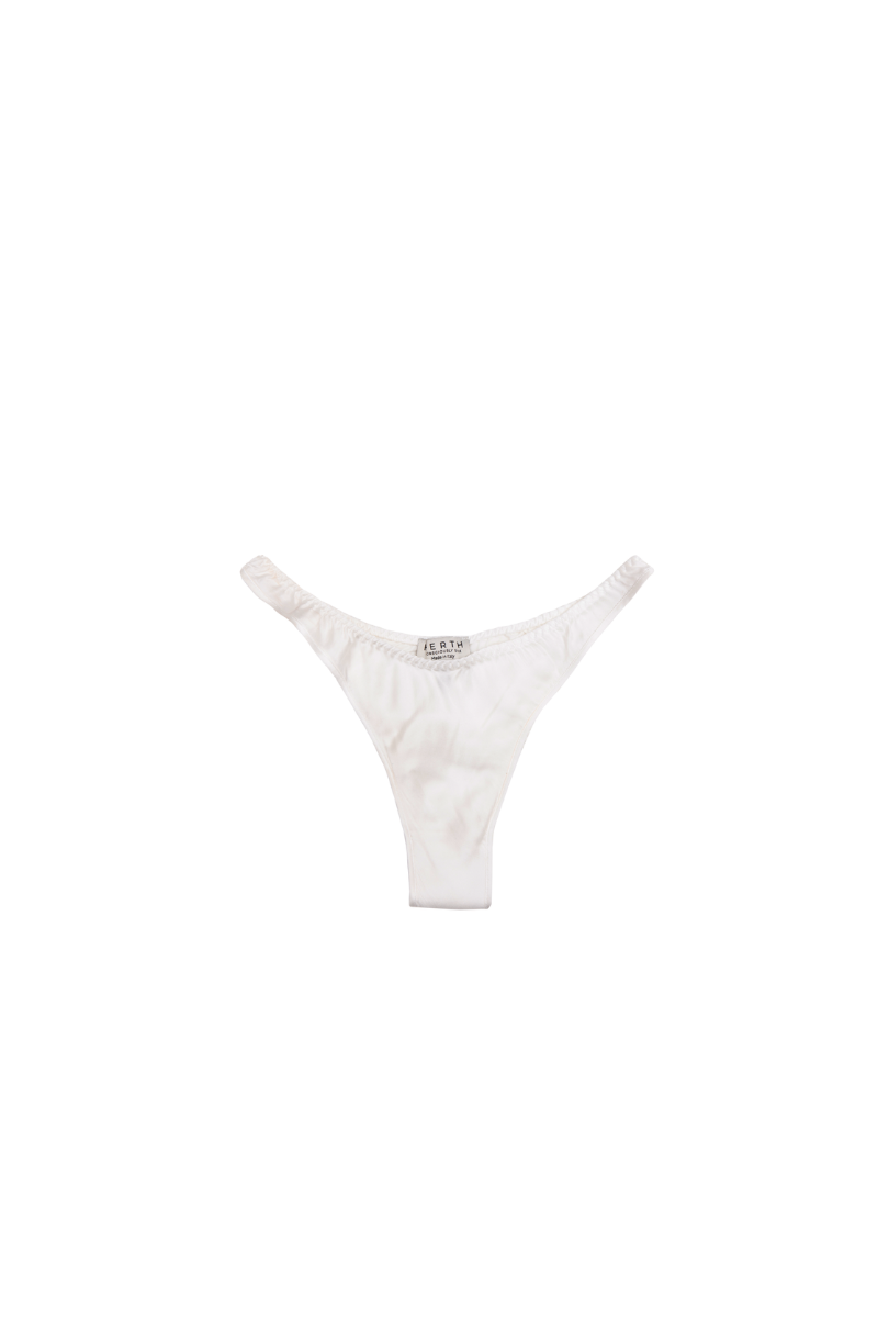 High-cut leg panty in ivory organic silk – Jude by HERTH