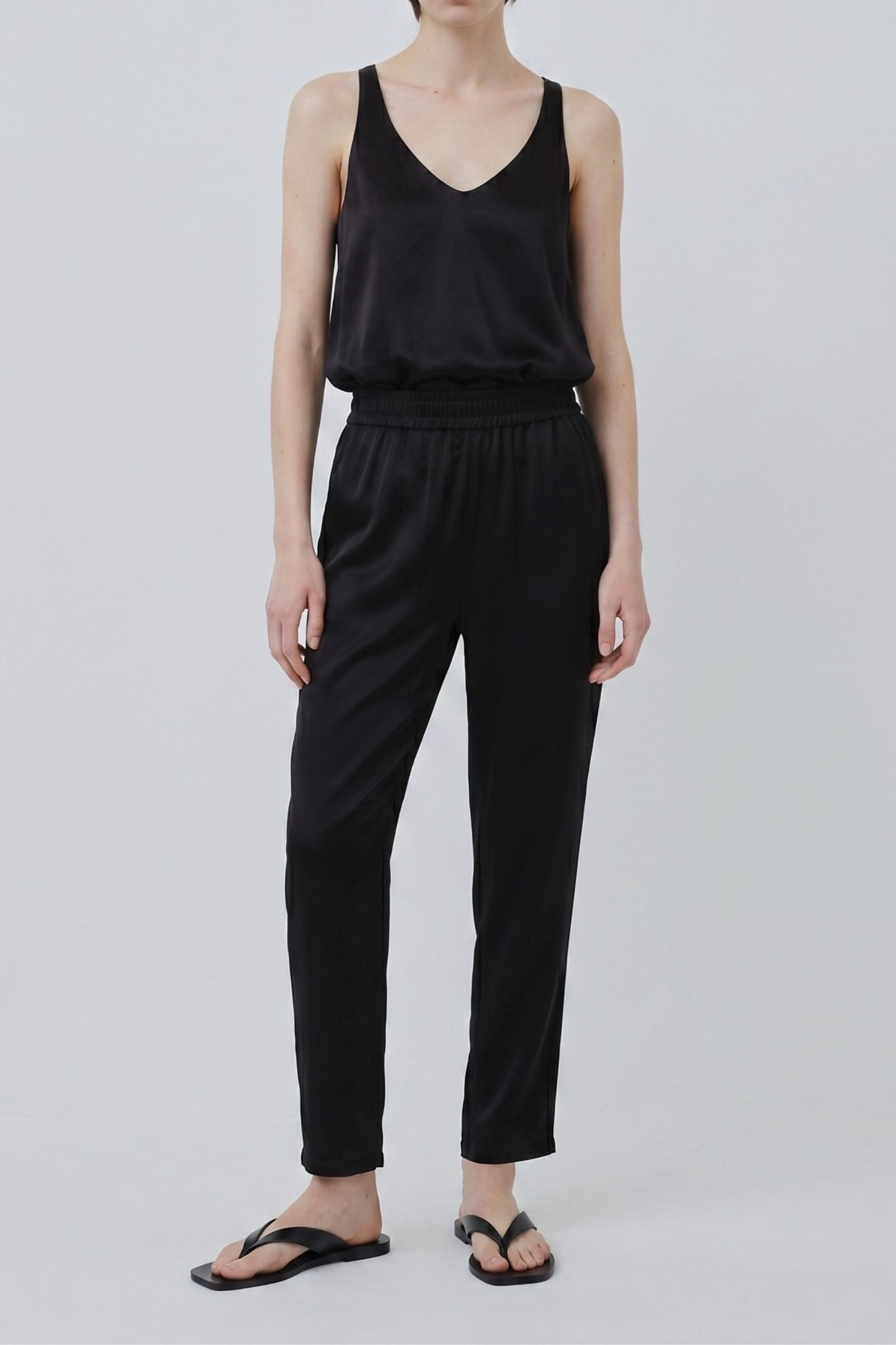 Organic silk outfit with black tank top and matching trousers, made in Italy