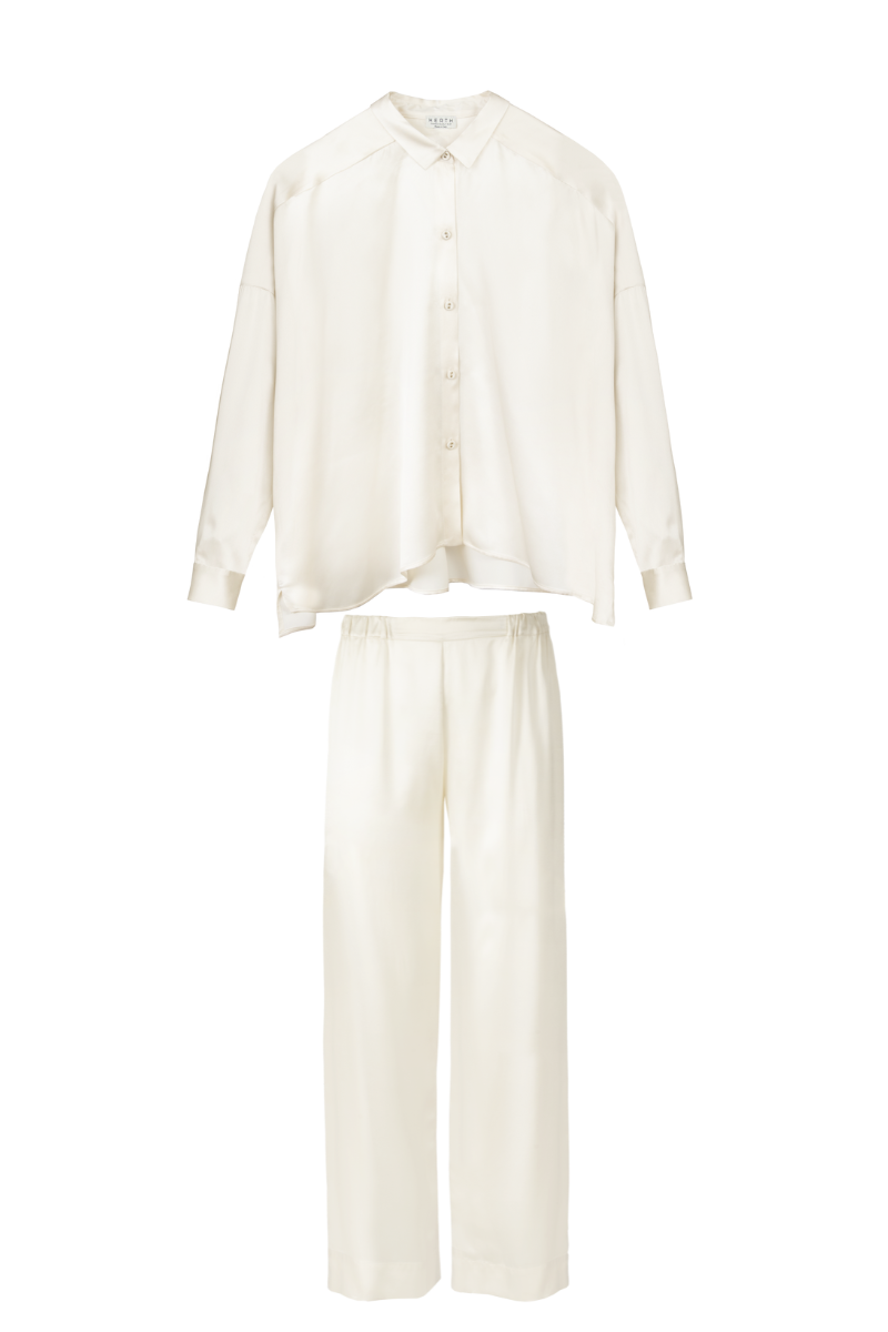 Tara shirt and Zeno trousers set in almond organic silk – refined and timeless silk womenswear outfit by HERTH.