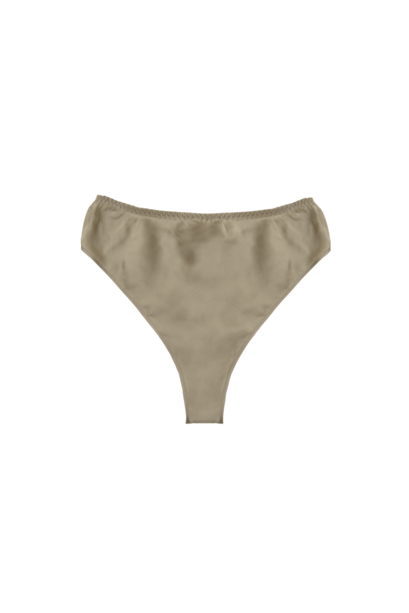 High-rise panty in GOTS-certified organic silk, color Gold Sand – sustainable lingerie by HERTH
